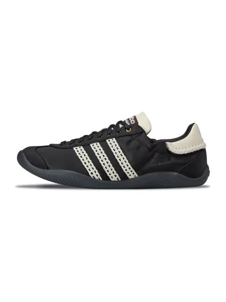 Satynowe sneakersy Adidas czarne