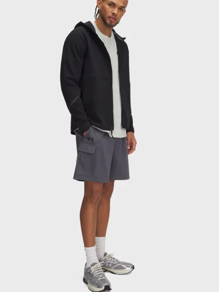 Короткие спортивные шорты Under Armour серые