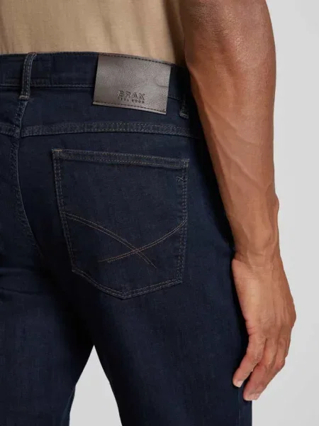 Jeansy o kroju regular fit z 5 model ‘Cooper’ Brax granatowe