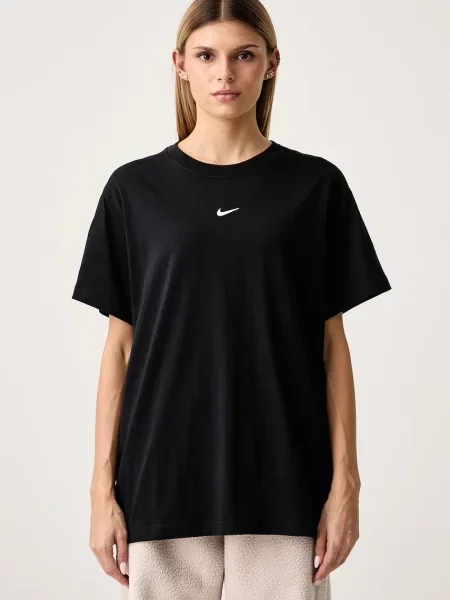 Nike Sportswear уголемена тениска дамска от Classic черно