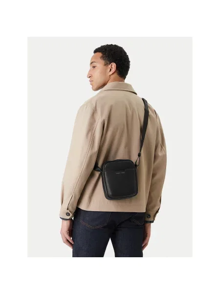 Мъжка чантичка Armani Exchange черен
