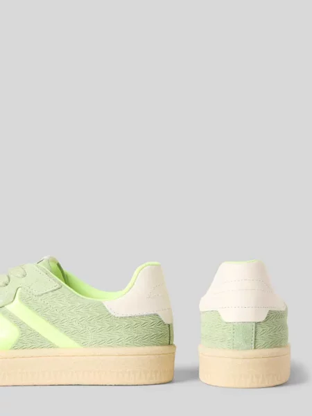 Sneakersy o niskim kroju z mieszanki skóry bydlęcej i tkaniny Tamaris zielone