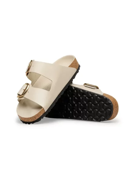 Klapki Birkenstock skórzane na sprzączkę beżowe