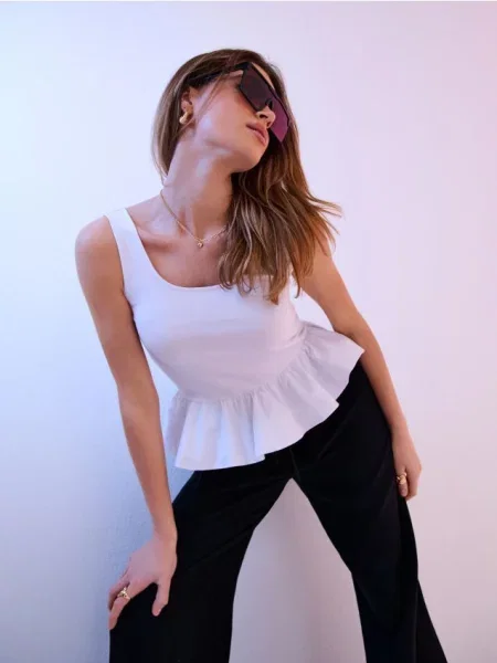 Топ Sinsay с рюшами белый