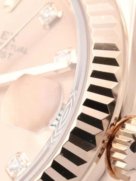 Часовници Rolex розово