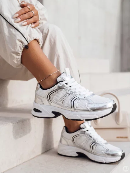 Sneakersy na płaskiej podeszwie GLISSWALK srebne Dstreet