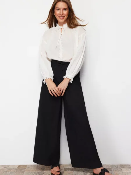 Hlače Trendyol črna