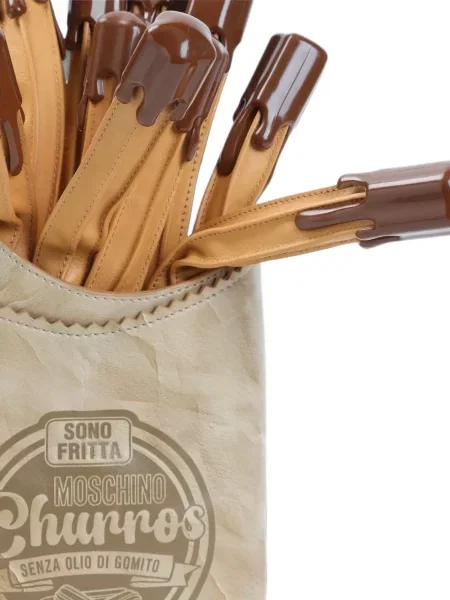 Rankinė Moschino