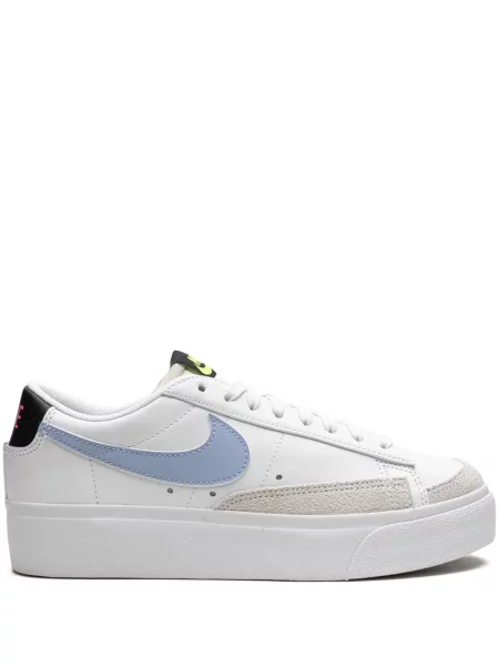 Sneakerși Nike Blazer cu platformă alb
