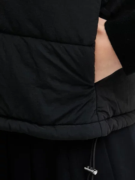 Безрукавка Sisley зимова чорний