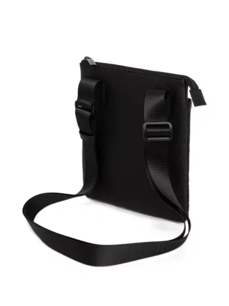 Crossbody taška Armani Exchange s autogramem černá