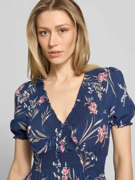 Długa sukienka z dekoltem w serek Apricot