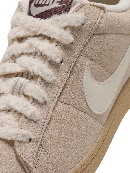Nike Sportswear W TENNIS CLASSIC CS női velúr sportcipő bézs