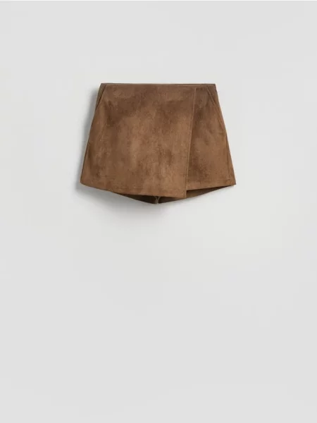 Reserved Pantaloni scurți petrecuți în față bej