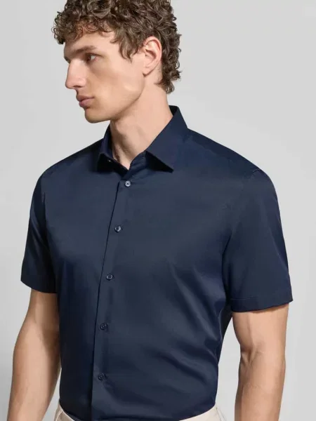 Koszula o kroju slim fit biznes z kołnierzykiem typu kent Jake*s