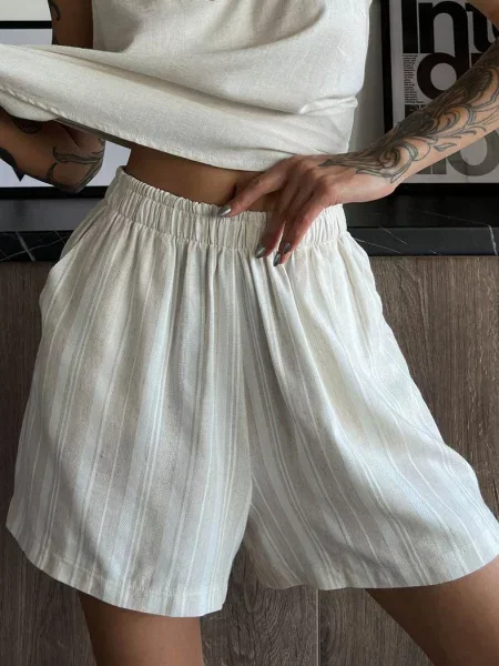 Женские льняные шорты білі