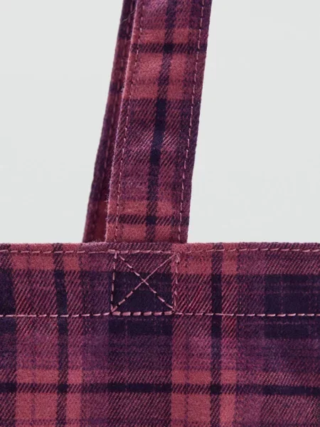 Torebka typu tote w kratę z haftowanym napisem liliowy Dzieci uniwersalny MANGO KIDS