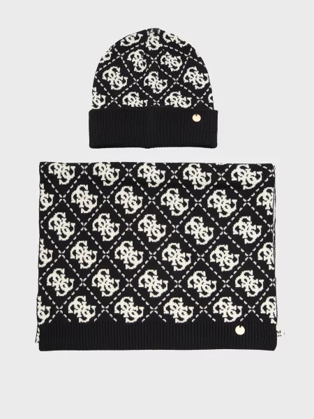 Шапка Guess з принтом