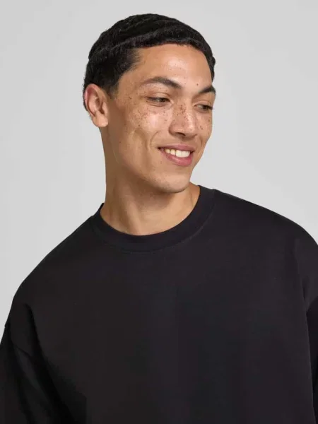 T-shirt z okrągłym dekoltem model BARRON' Jack & Jones czarna