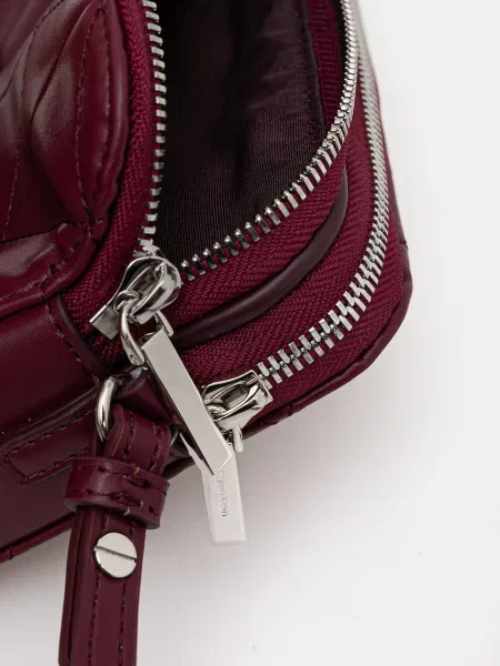 Calvin Klein keresztpántos táska női műbőr