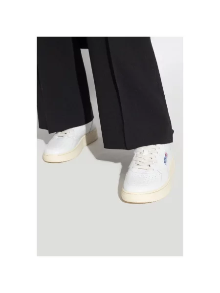 Sneakersy Autry skórzane białe