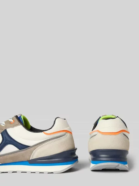 Sneakersy z mieszanki skóry Bullboxer białe