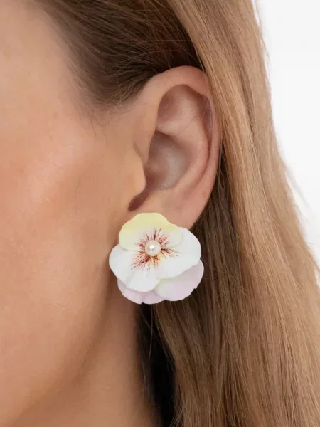 Cercei Jennifer Behr cu model floral alb