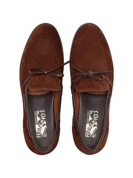 Pantofi loafer Ferragamo cu funde din piele de căprioară maro
