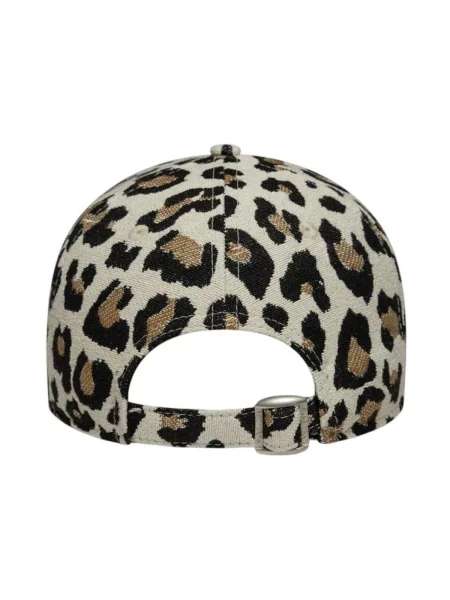 Șapcă New Era cu model leopard bej