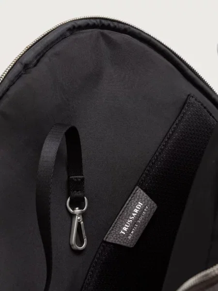 Кожаный рюкзак Trussardi