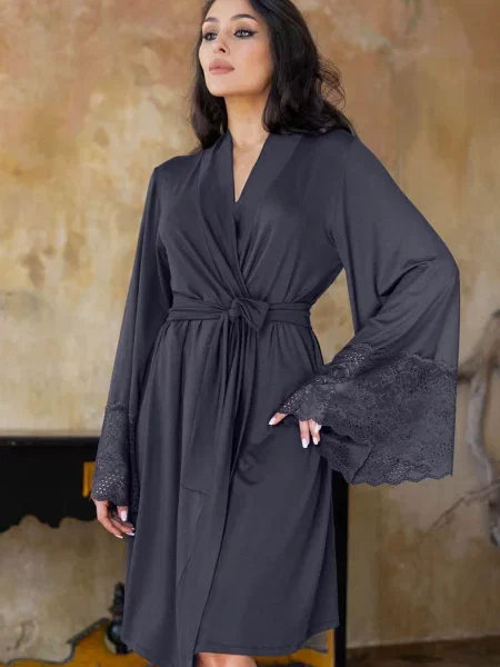 Женский халат с гипюром чорний