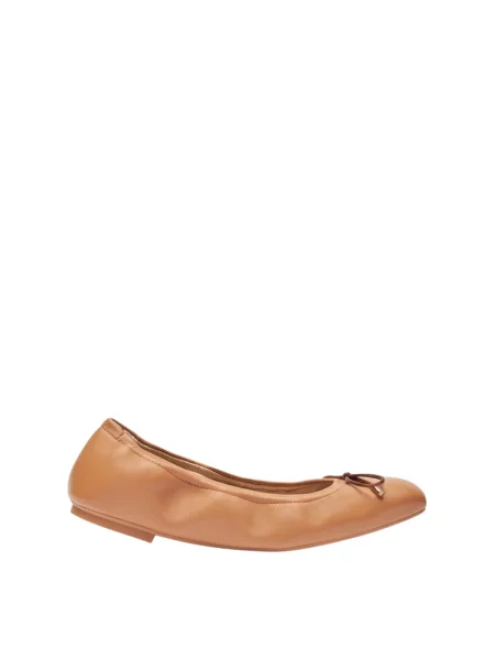 Balerinki Stuart Weitzman z kokardką skórzane bez obcasa brązowe