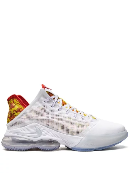 Маратонки Nike LeBron бяло