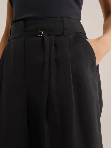 WE Fashion Pantaloni cutați negru