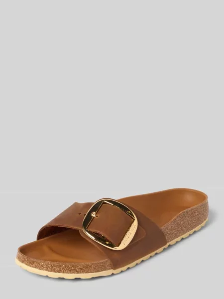 Klapki Birkenstock skórzane na sprzączkę na płaskim obcasie brązowe