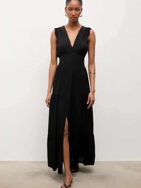 Answear.LAB sukienka rozkloszowana z czarna