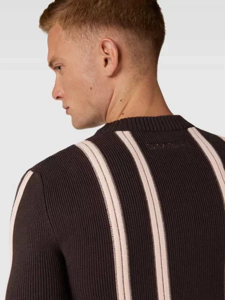 Sweter w dzianinowym wyglądzie Gmbh