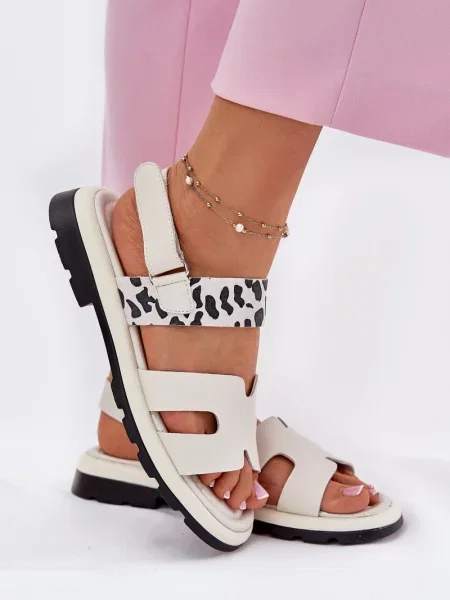 Кожени полуотворени обувки Vinceza с плосък ток