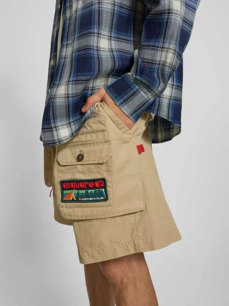 Szorty cargo o luźnym kroju z naszywką z logo Dsquared2 beżowe