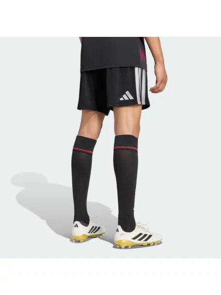 Spodenki z trzeciego zestawu Liverpool FC czarne