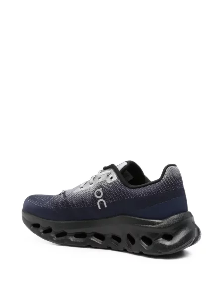 Sneakerși On albastru
