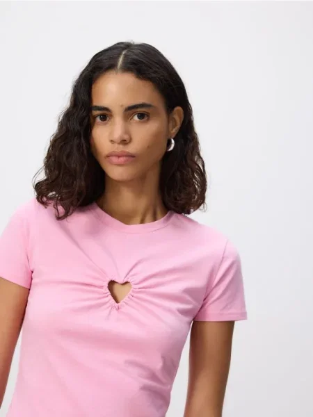 Reserved Tricou cu decupaj decorativ roz