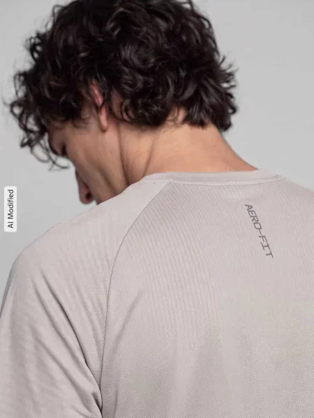 T-shirt o kroju regular fit z technologią aero-fit model STRIDE' Nike Training