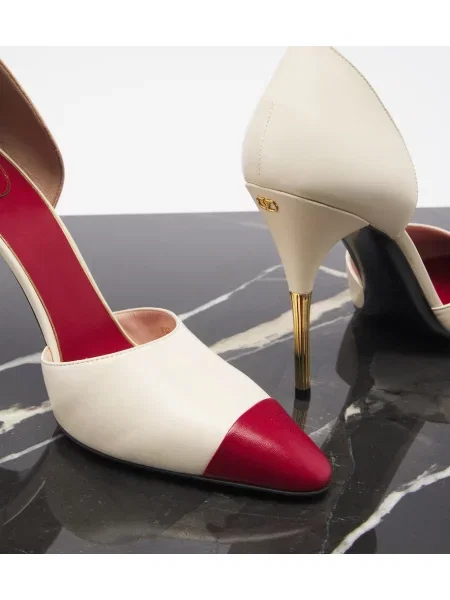Pantofi cu toc Valentino Garavani din piele bej