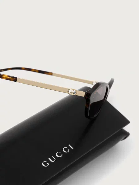 Солнцезащитные очки Gucci