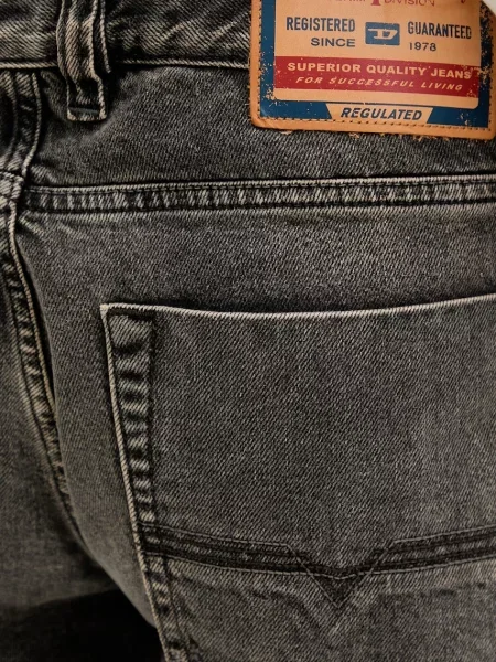 Diesel férfi relaxed fit farmer D-EEPER-RA szürke