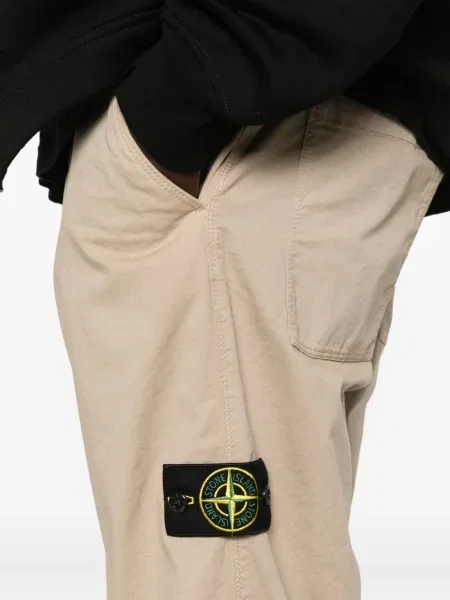 Pantaloni Stone Island cu strasuri
