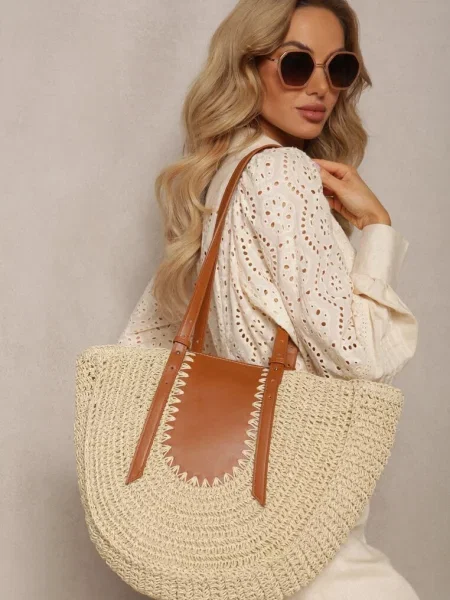 Jasnobeżowa Jednokomorowa Torebka z Plecionej Rafii w Stylu Boho Idarkia beżowa