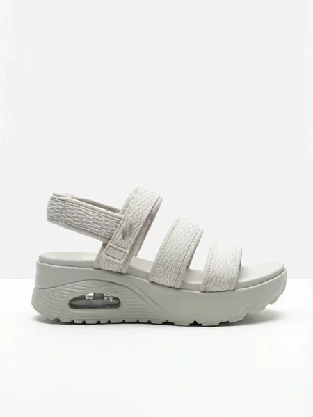 Sandały marki Skechers z pianką memory białe