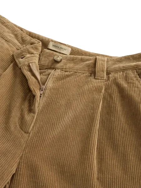 Pantaloni Woolrich de catifea cord maro